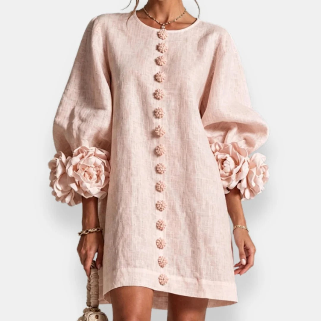Vestido floral con relieve